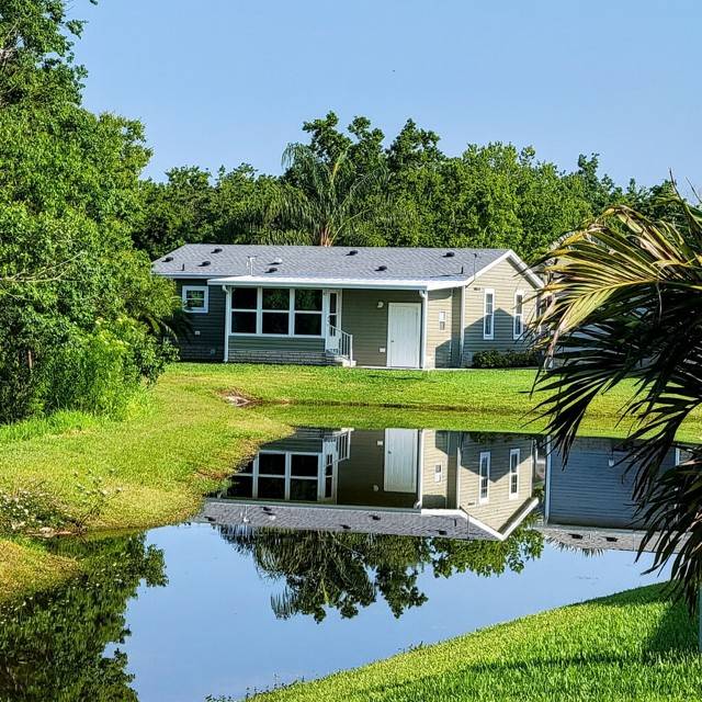 1209 Cypress Vine Road a Winter Haven, FL Mobile or Manufactured Home for Sale